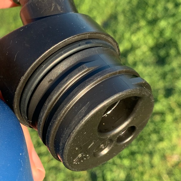 Hydro Flask Sport Top Used 21 oz Blue - Picture 3 of 14